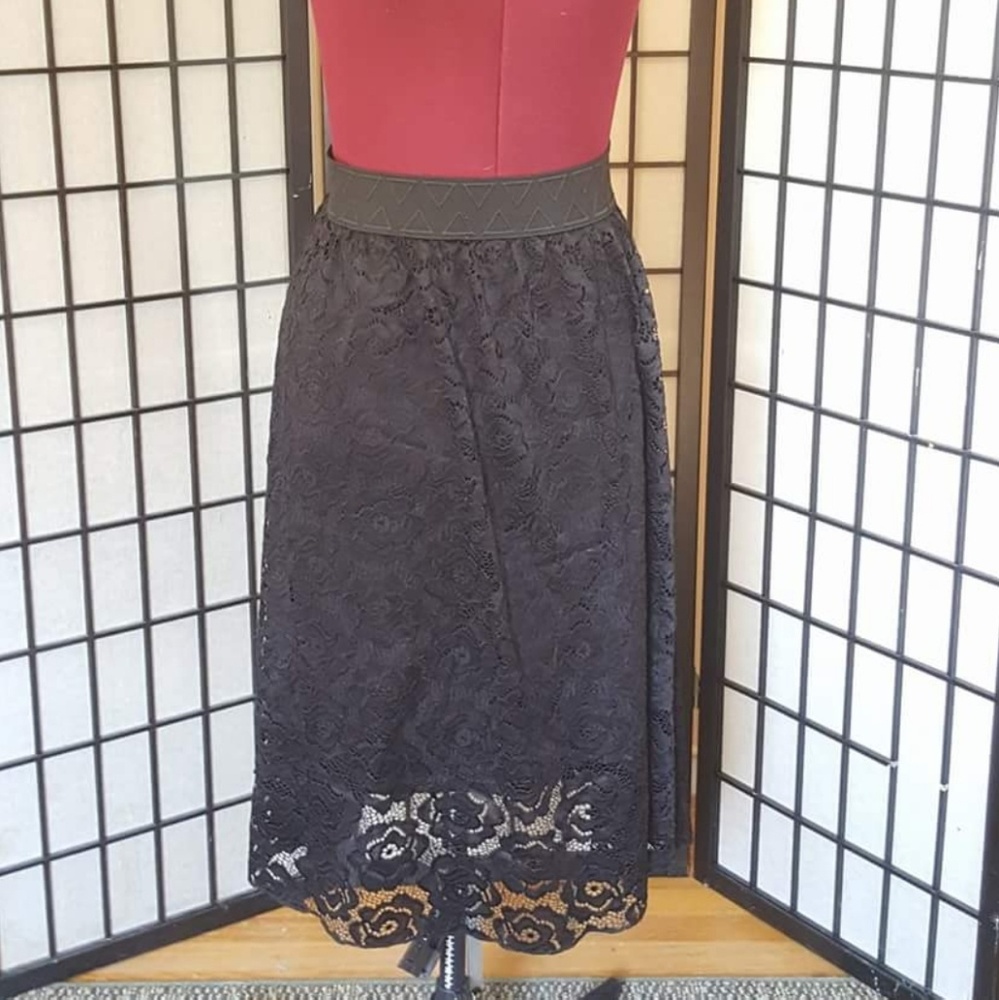 LuLaRoe Black Lace Lola XXS